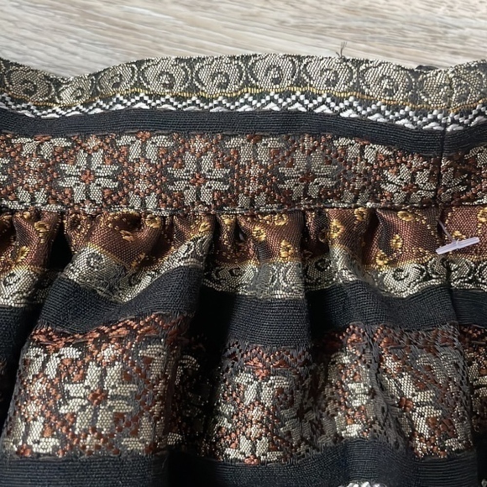 Bebe skirt size 4 gorgeous quality coppers and blacks perfect for a party - Picture 2 of 9